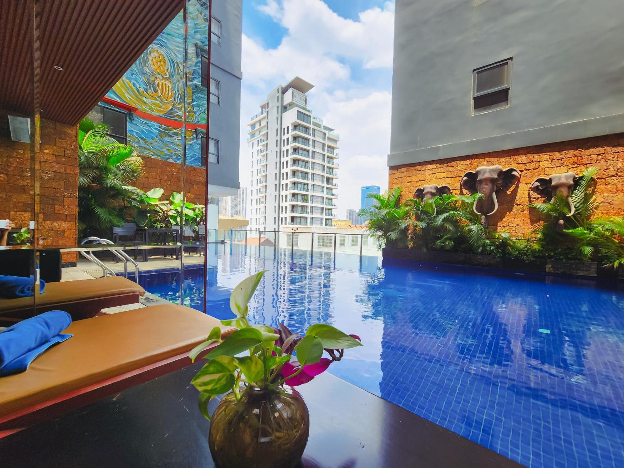 Poulo Wai Hotel & Apartment Phnom Penh Dış mekan fotoğraf